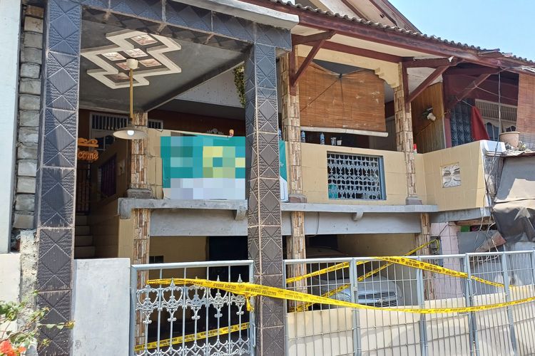 Penampakan rumah ditemukannya jasad ayah dan anak di Jalan Balai Rakyat V nomor 20, Koja, Jakarta Utara, Minggu (29/10/2023).
