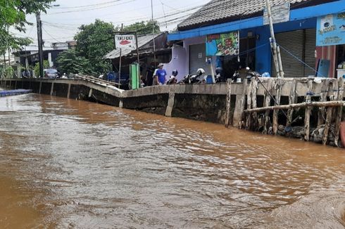 Warga Kramatjati Desak agar Tanggul Kali Baru Segera Diperbaiki