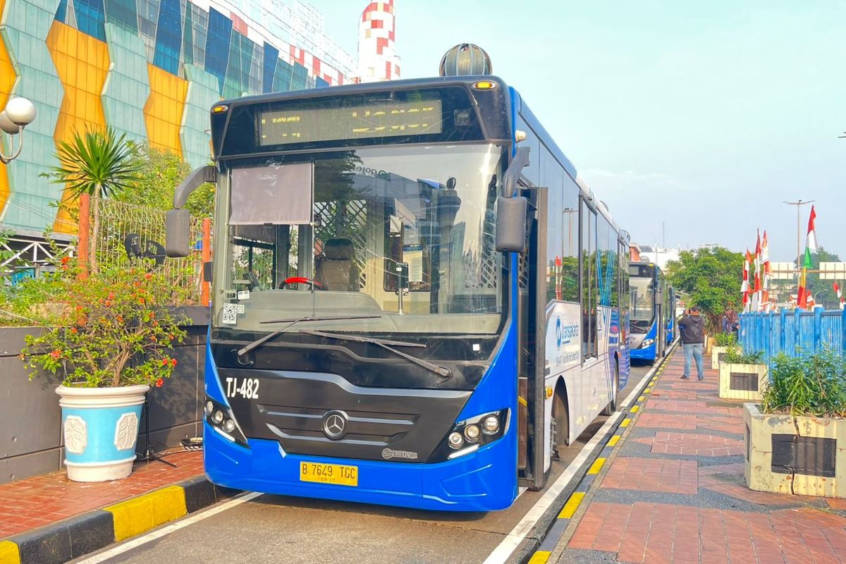 Transjabodetabek P11 Bogor-Blok M lewati 22 halte titik pemberhentian, dengan tarif Rp 2.000 - Rp 3.500, dan menepuh waktu 90-110 menit.