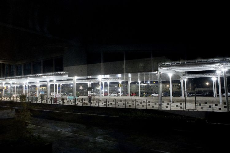 Sisi luar Bandara Ahmad Yani Semarang yang baru dibangun.