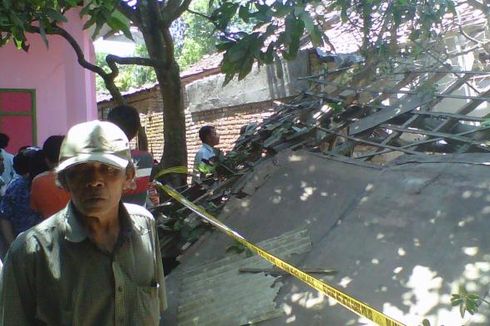 Ditemukan 5 Kantong Bahan Peledak di Lokasi Ledakan Bondowoso