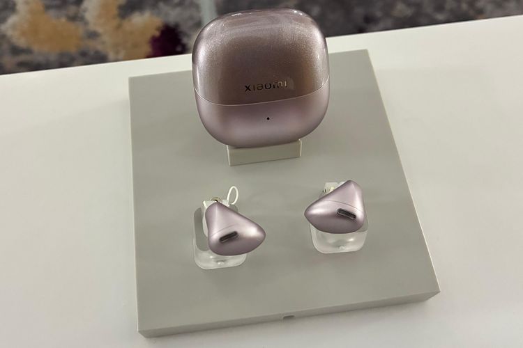Xiaomi Buds 6 dalam acara peluncuran Xiaomi 17T Series di The Westin Hotel, Kuningan, Jakarta Selatan, Selasa (2/6/2026).