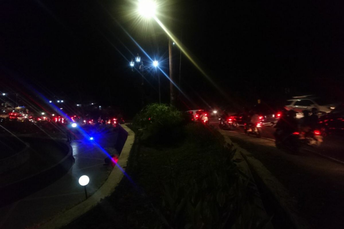 Arus lalulintas Yogyakarta-Wonosari di sekitar Perbatasan Gunungkidul -Bantul 