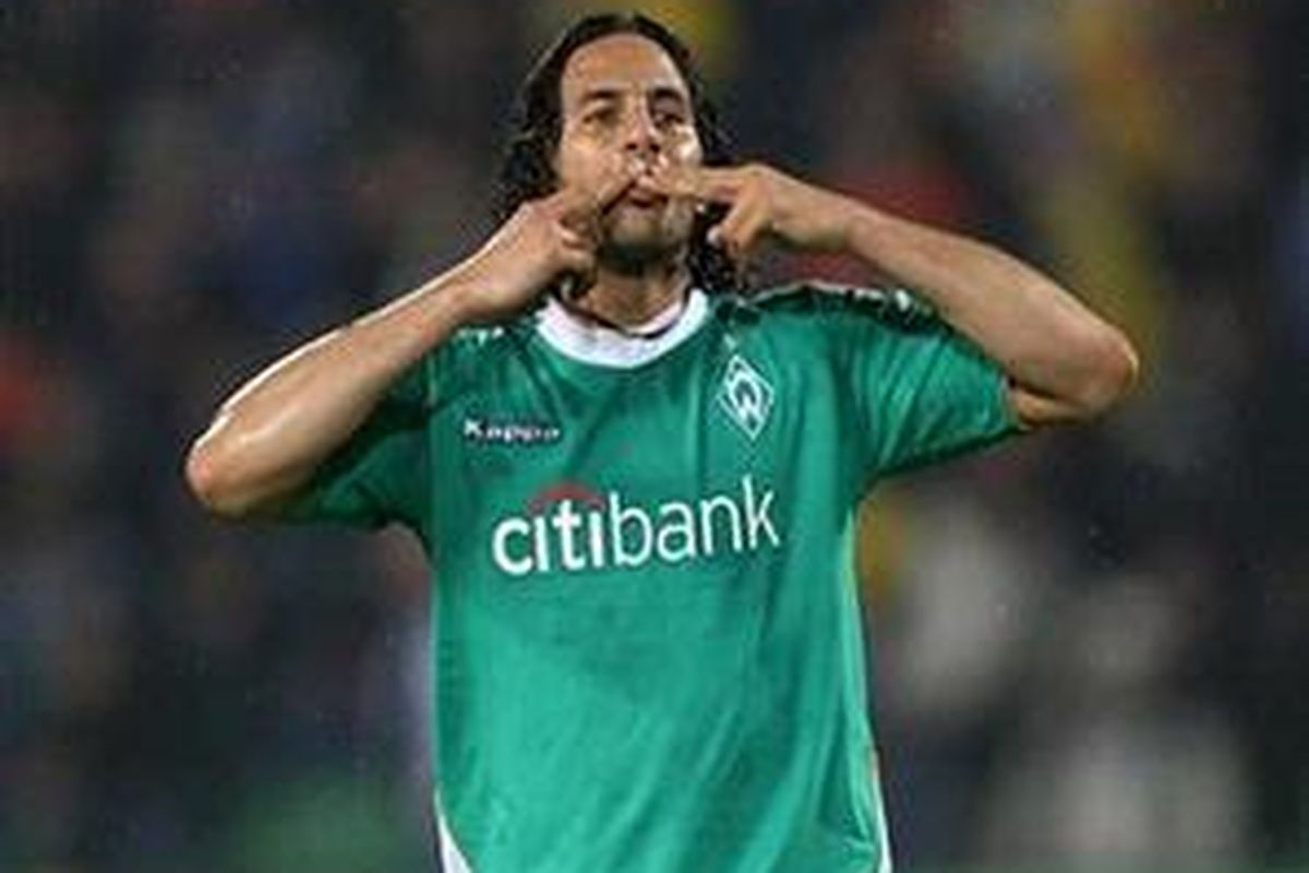 Striker Werder Breman asal Peru, Claudio Pizarro, merasa harga dirinya telah kembali.