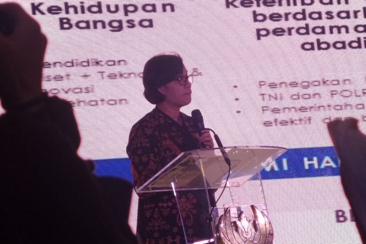 Menteri Keuangan Sri Mulyani dalam acara workshop nasional perempuan Partai Golkar di Hotel Sultan, Jakarta, Minggu (27/8/2017).