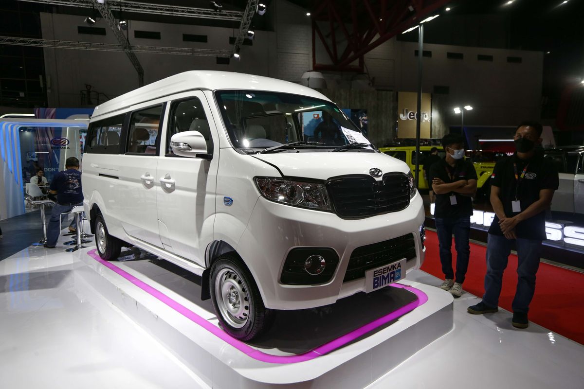 Foto stok: Mobil listrik Esemka Bima EV