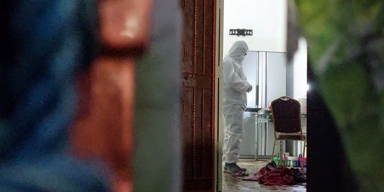 tetangga rumah keluarga tewas kalideres cium bau sejak maret lalu 19