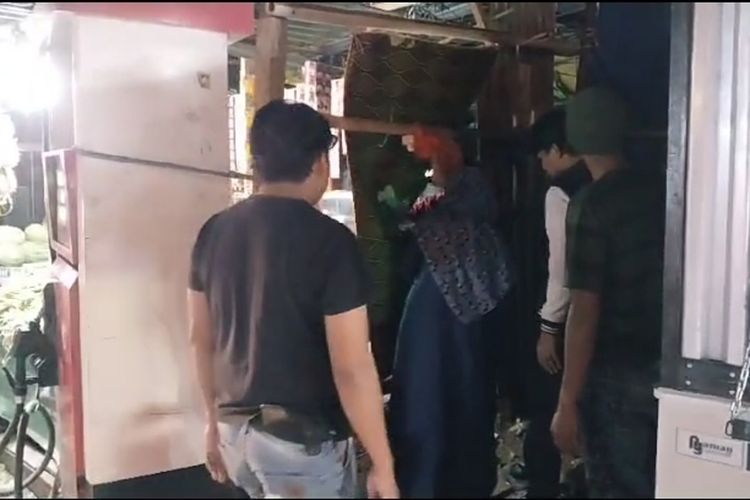 Warga di Kabupaten Gowa, Sulawesi Selatan digegerkan dengan kasus pemerkosaan terhadap seorang remaja berusia 11 tahun oleh dua pria yang laporannya ditolak polisi lantaran tidak memiliki kartu identitas. Sabtu, (21/9/2024).(KOMPAS.COM/ABDUL HAQ YAHYA MAULANA T.)