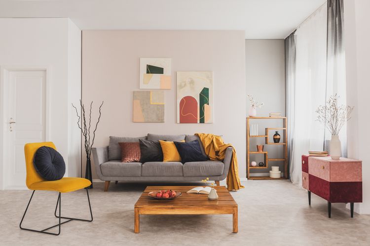 Ilustrasi ruang tamu minimalis gaya Japandi. 