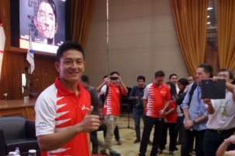 Rio Haryanto pada jumpa pers di Pertamina semringah seusai diumumkan menjadi pebalap Manor, Kamis (18/2/2016). 