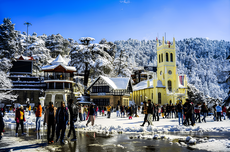 Momen Langka, Kota Shimla di India Diselimuti Salju di Awal Desember