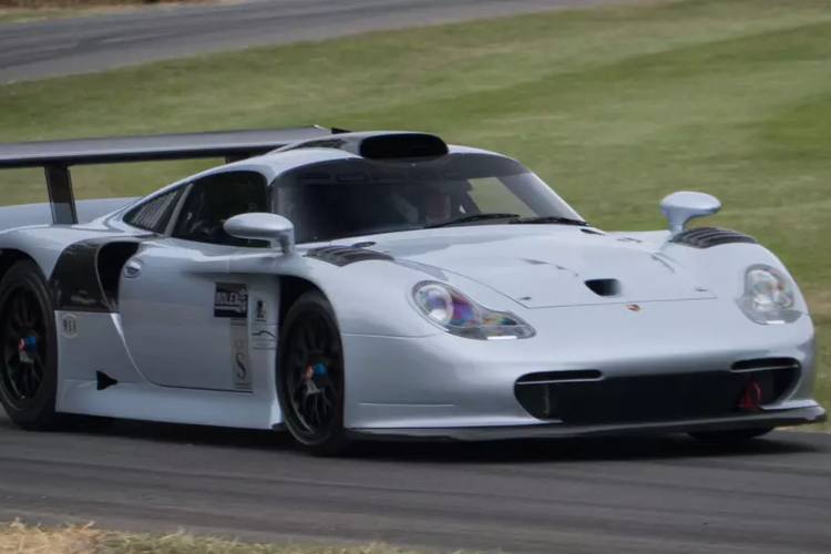 Porsche 911 GT1 Evo