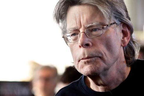 Stephen King Hapus Akun Facebook 