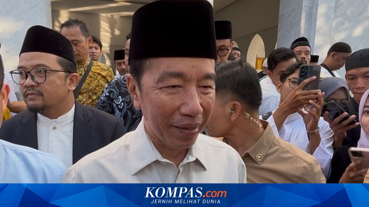 Jokowi’s plans to travel across Indonesia are seen as maintaining his mass base before 2029