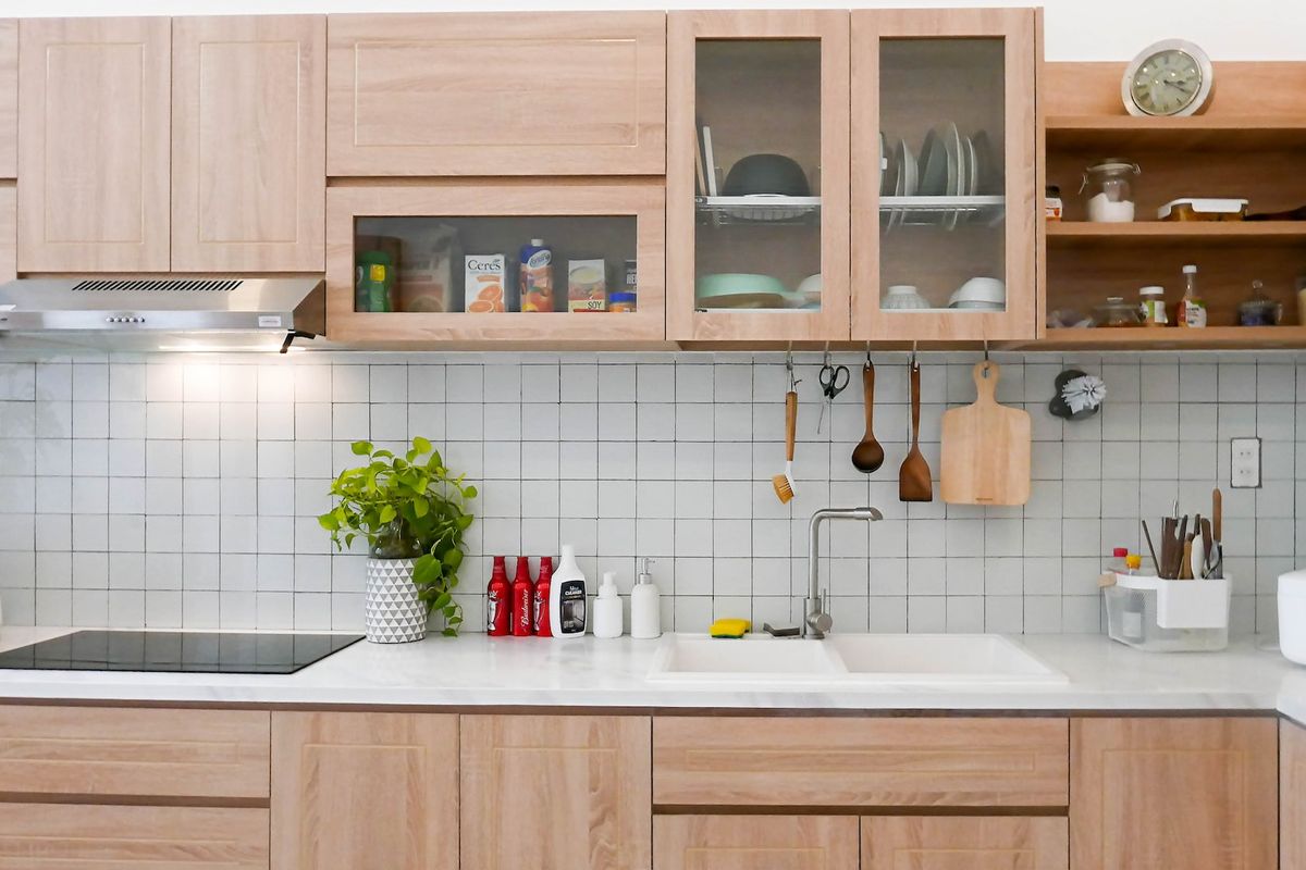 Ilustrasi dapur, lemari dapur.