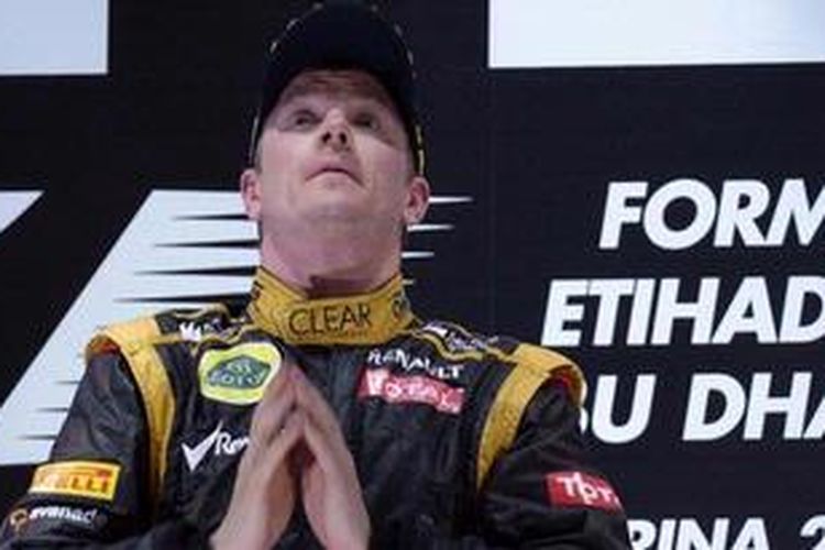 Pebalap Lotus asal Finlandia, Kimi Raikkonen menjuarai GP Abu Dhabi di Sirkuit Yas Marina, Minggu (4/11/2012).