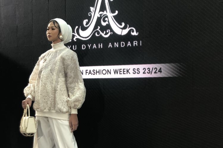 Koleksi Ayu Dyah Andari di London Fashion Week SS 23/24