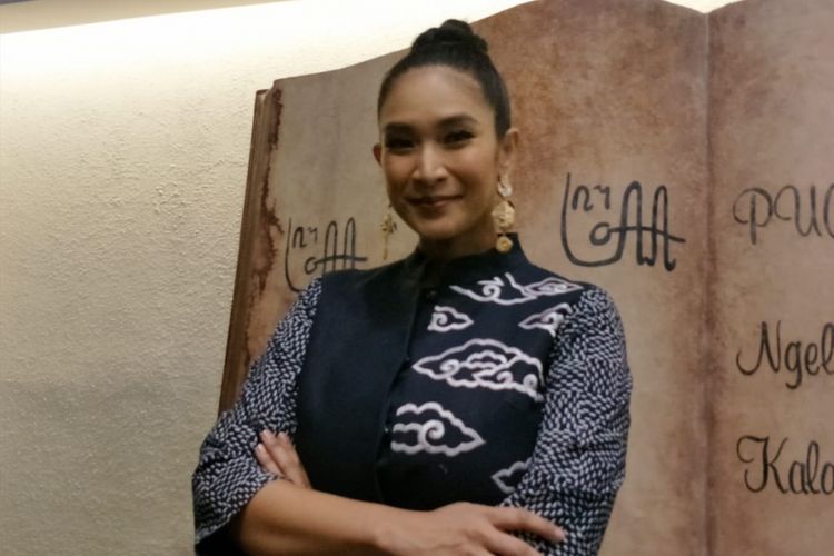 Happy Salma saat ditemui dalam jumpa pers film Sekar di Galeri Indonesia Kaya, Thamrin, Jakarta Pusat, Senin (1/10/2018).