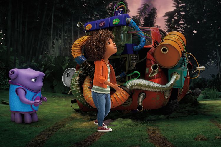 HOME_sq2200_s11.pub_custom_f142_4K_final_PS Tip (Rihanna) can't believe what Oh (Jim Parsons) has done to her mom's car. Photo credit: DreamWorks Animation.
