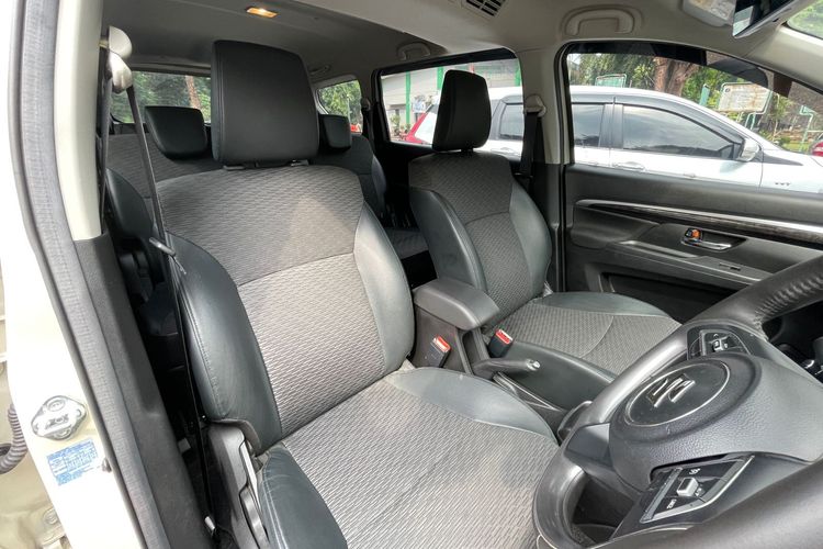Interior Suzuki XL7 Hybrid Tipe Alpha