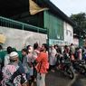 Perjuangan Pedagang Kecil di Bogor yang Rela Berburu Minyak Goreng Curah hingga ke Depok...