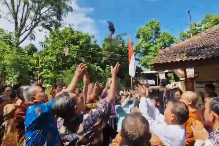 Melihat Tradisi Waisak di Kampung Buddha Ponorogo, Bermaaf-maafan Lintas Pemeluk Agama