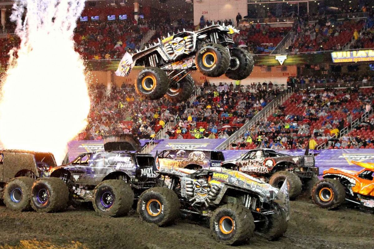 Pertunjukan Monster Jam di Amerika Serikat.