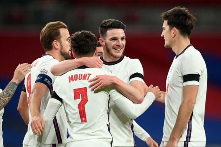 Skuad timnas Inggris saat merayakan gol ke gawang Islandia, Kamis (19/11/2020) dini hari WIB.