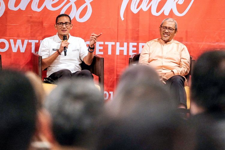 Menteri Pariwisata dan Ekonomi Kreatif (Menparekraf) Sandiaga Uno dalam Seminar Genpro (Global Entrepreneurs Profesional) “Dari UKM Menuju Korporasi” di Zest Hotel Bandung, Jawa Barat.