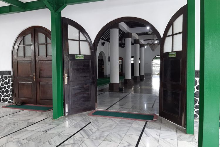 Masjid Jami Al-Ma'mur, Jalan Raden Saleh Raya Nomor 30, Cikini, Menteng, Jakarta Pusat