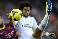 Alves Tak Akan Pensiun di Barcelona