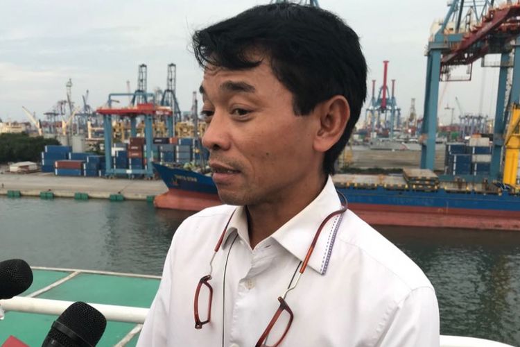 Direktur Armada PT Pelni Tukul Harsono saat diwawancarai di Pelabuhan Tanjung Priok, Jakarta Utara, Kamis (17/5/2018).