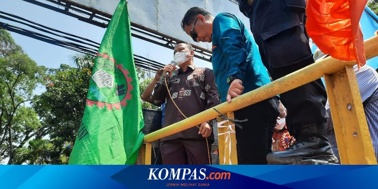 Temui Demonstran di Balai Kota Depok, Sekda Janji Sampaikan Tuntutan Buruh ke Wali Kota - Vimarsana News