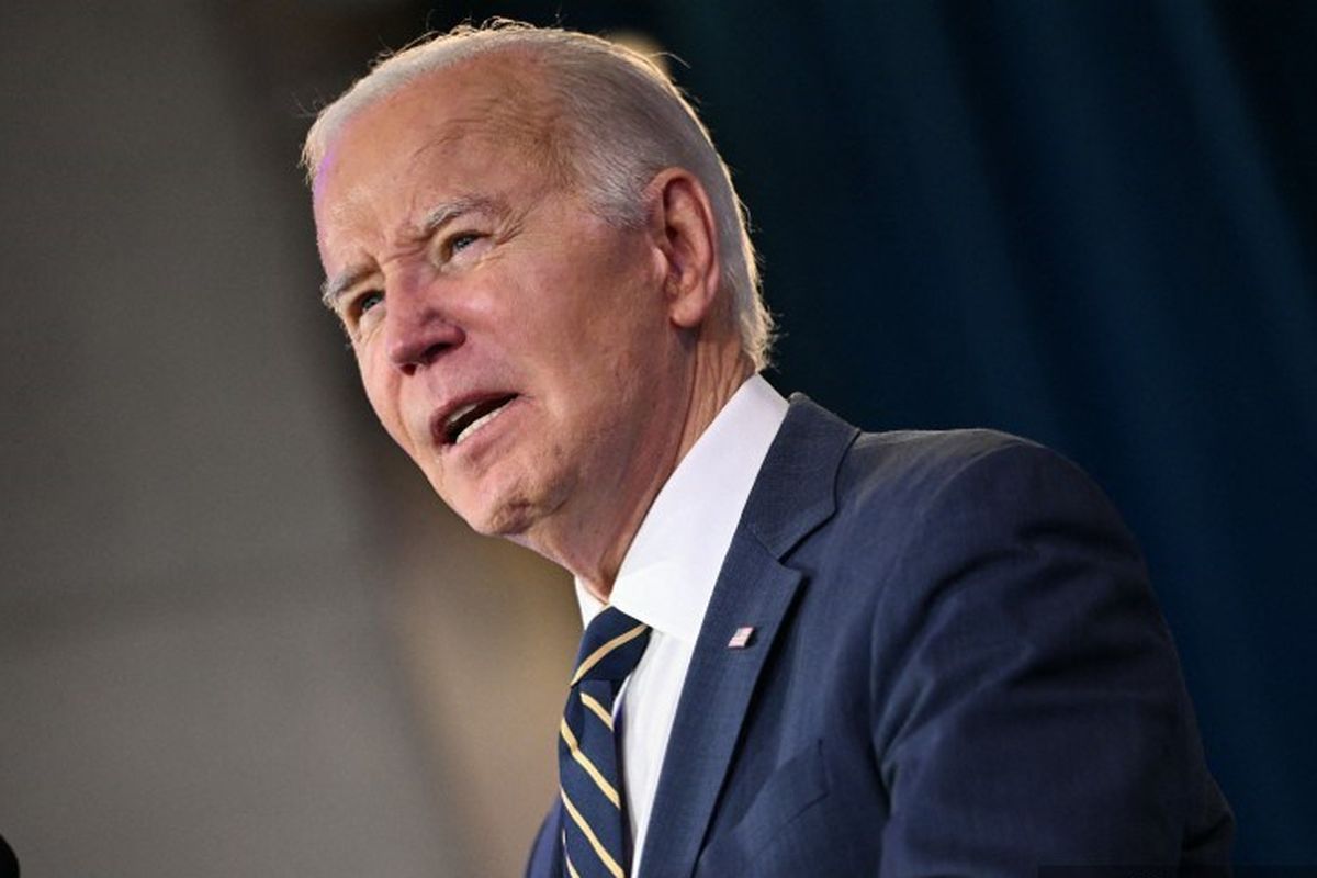 Presiden Amerika Serikat Joe Biden saat berpidato di acara White House Tribal Nations Summit 2023 di Kementerian Dalam Negeri AS, Washington DC, 6 November 2023.