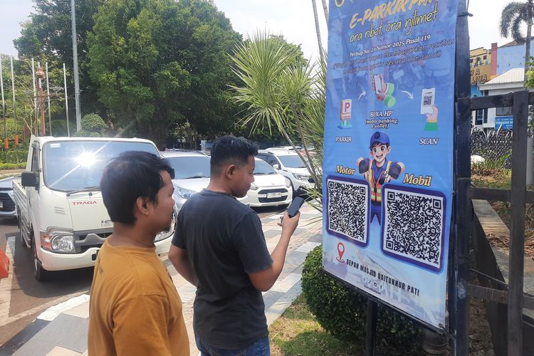 Bayar Parkir Alun-alun Pati Pakai Sistem Non Tunai: Tak Ada Jukir, Scan Kode QR di Baliho