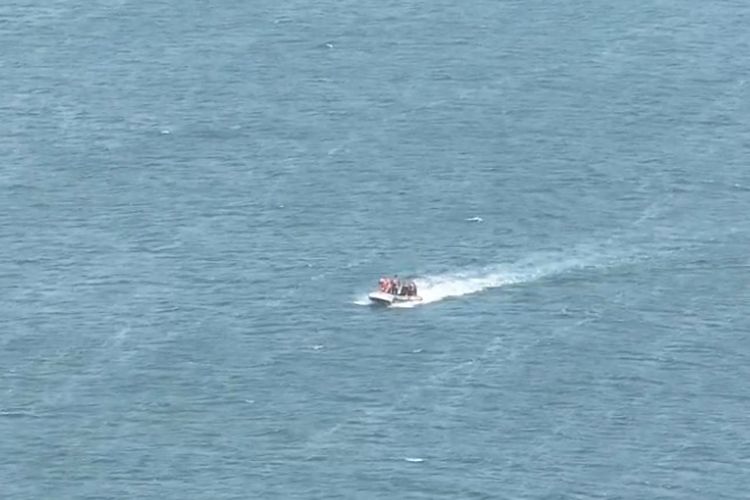 Hilang Terseret Ombak di Pantai Cibuaya Sukabumi, 2 Wisatawan asal Bekasi ditemukan Tewas