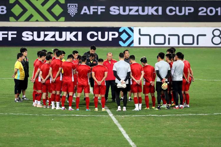 Para pemain Timnas Vietnam seusai menjalani latihan di Stadion Nasional My Dinh, 5 Desember 2018, jelang semifinal Piala AFF 2018. 