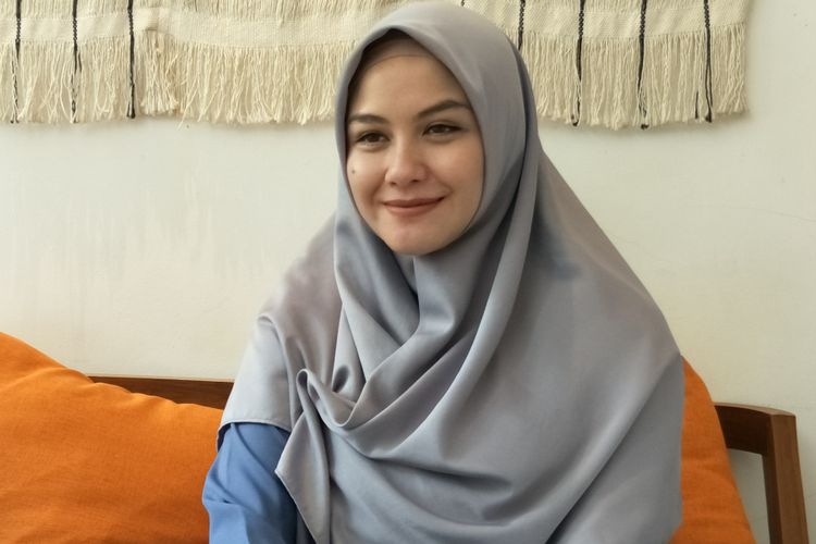 Artis peran Revalina S Temat saat ditemui di kawasan Cipete, Jakarta Selatan, Rabu (10/10/2018).