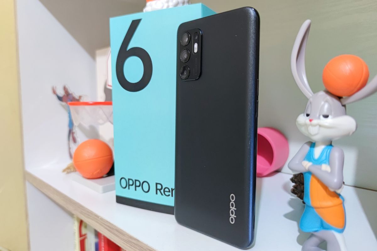 Oppo Reno6.