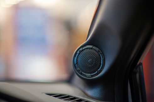 Hati-hati, Jangan Sembarangan Pasang Audio Tambahan di Mobil Listrik