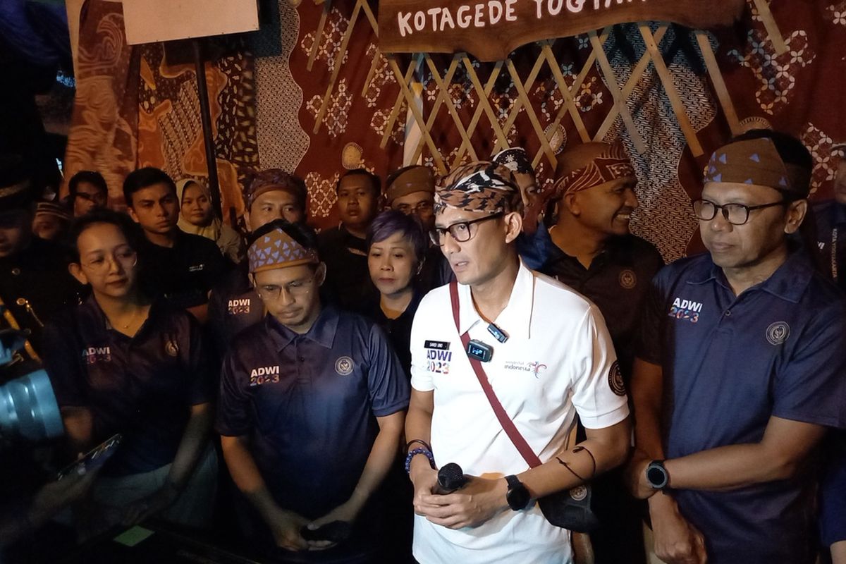 Sandiaga Uno saat meresmikan kampung wisata Purbayan, Kotagede, Kota Yogyakarta, DIY, Minggu (4/6/2023)