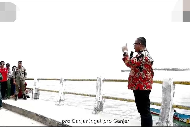 Potongan video Pejabat Bupati Muna Barat, Bahri, yang diduga mengampanyekan calon presiden Ganjar Pranowo kepada masyarakatnya viral di media sosial, Senin (13/11/2023).