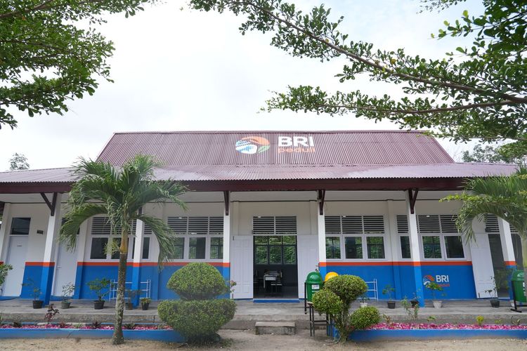 Kondisi bangunan SD Negeri (SDN) 001 Sungai Pagar, Kecamatan Kampar Kiri Hilir, Kabupaten Kampar, Provinsi Riau setelah direnovasi BRI.