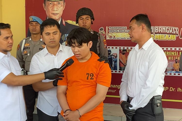 Alvi Maulana (24) meminta maaf usai membunuh dan memutilasi kekasihnya, TAS (25), Senin (8/9/2025)