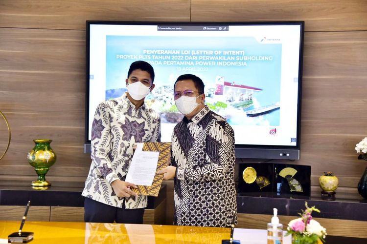 PT Perusahaan Gas Negara Tbk (PGN) dan PT Pertamina Rosneft Pengolahan dan Petrokimia (PRPP) menandatangani Head of Agreement (HOA) kerja sama penyediaan gas bumi di Grass Root Refinery (GRR) Tuban, Senin (18/4/2022).
 
