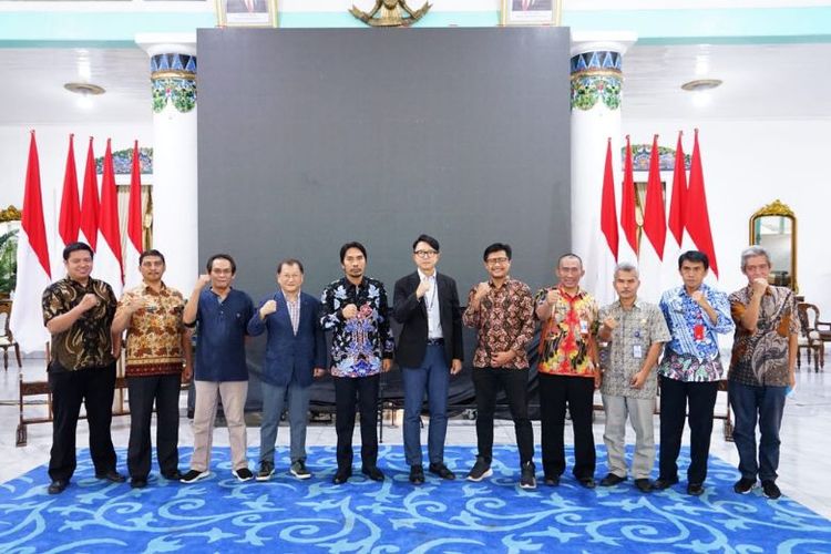 Kerjasama KOTRA Surabaya dan Ecolant untuk menerapkan K-City Smart Lighting di Kabupaten Madiun, Jawa Timur, Jumat (7/10/2022) 