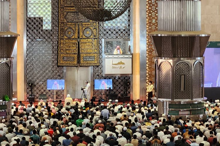 Khotbah Shalat Jumat di Istiqlal, Imam Masjid Nabawi Puji Toleransi Umat Islam di Indonesia 