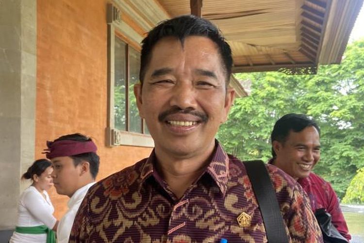 Komisi 1 DPRD Bali telah mengeluarkan surat rekomendasi pembongkaran tembok Garuda Wisnu Kencana (GWK) yang tutup akses jalan pemukiman warga.