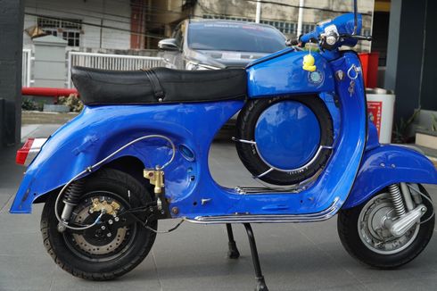 Indonesian Motor Buffs Turn Vintage Vespa into Electric Vehicle 