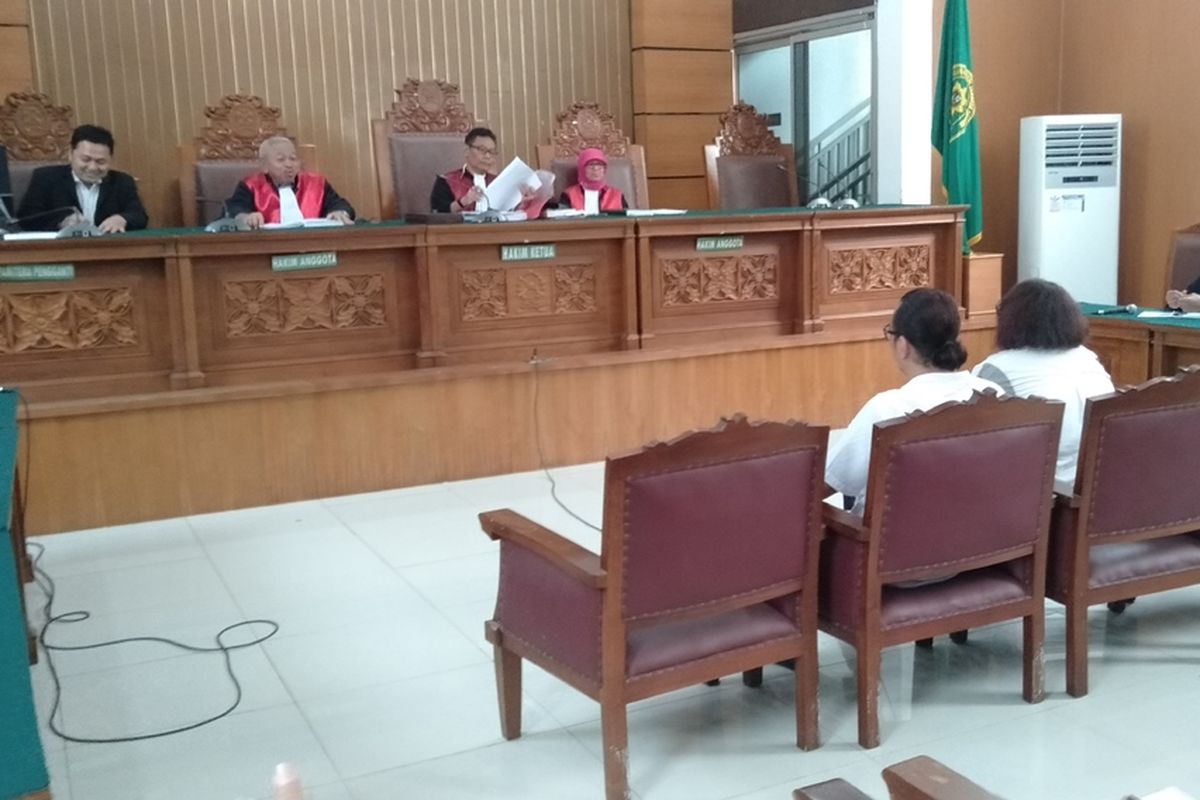 Nunung dan July Jan Sambiran hadiri sidang kasus  penggunaan narkoba di Pengadilan Negeri Jakarta Selatan, Rabu (16/10/2019)